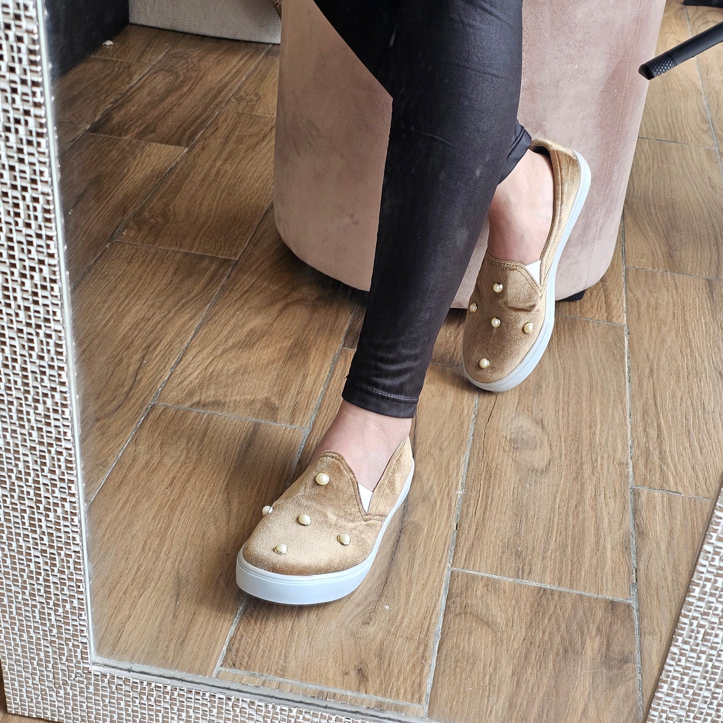 Tenis LULU con Perlas de Moda Urbana