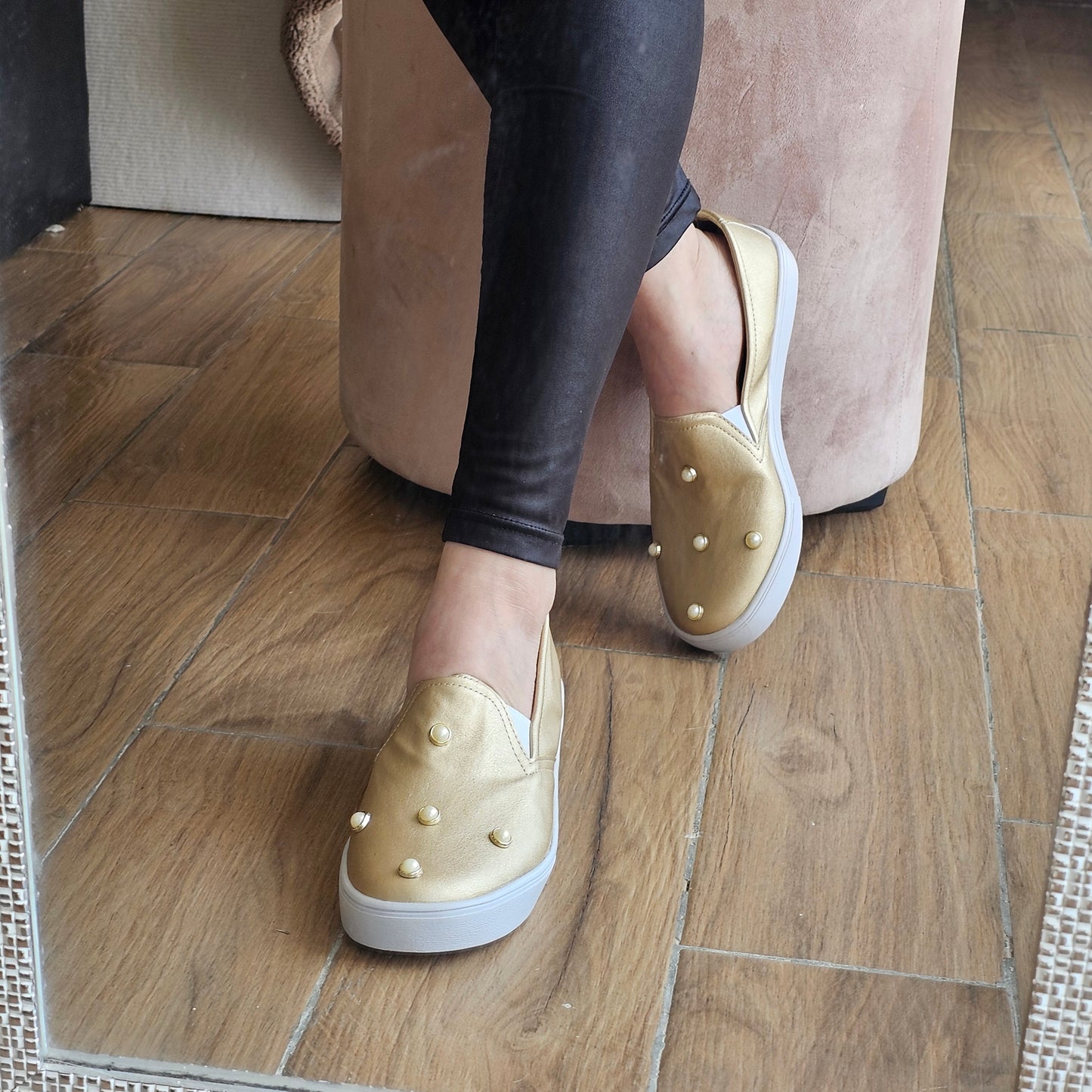 Tenis LULU con Perlas de Moda Urbana