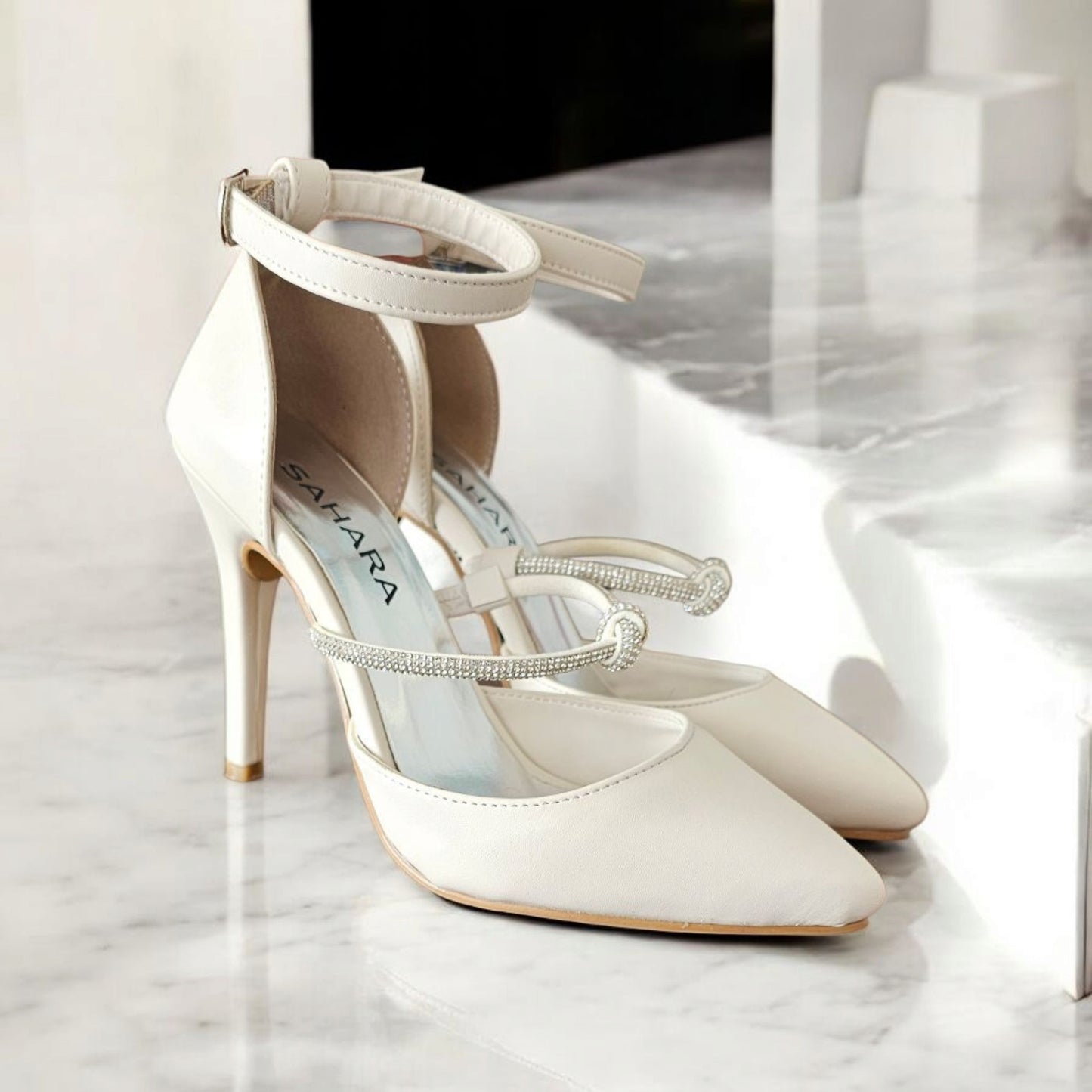 Zapatilla SAHARA Color Perla Estilo Elegante con Punta y Tacon Fino