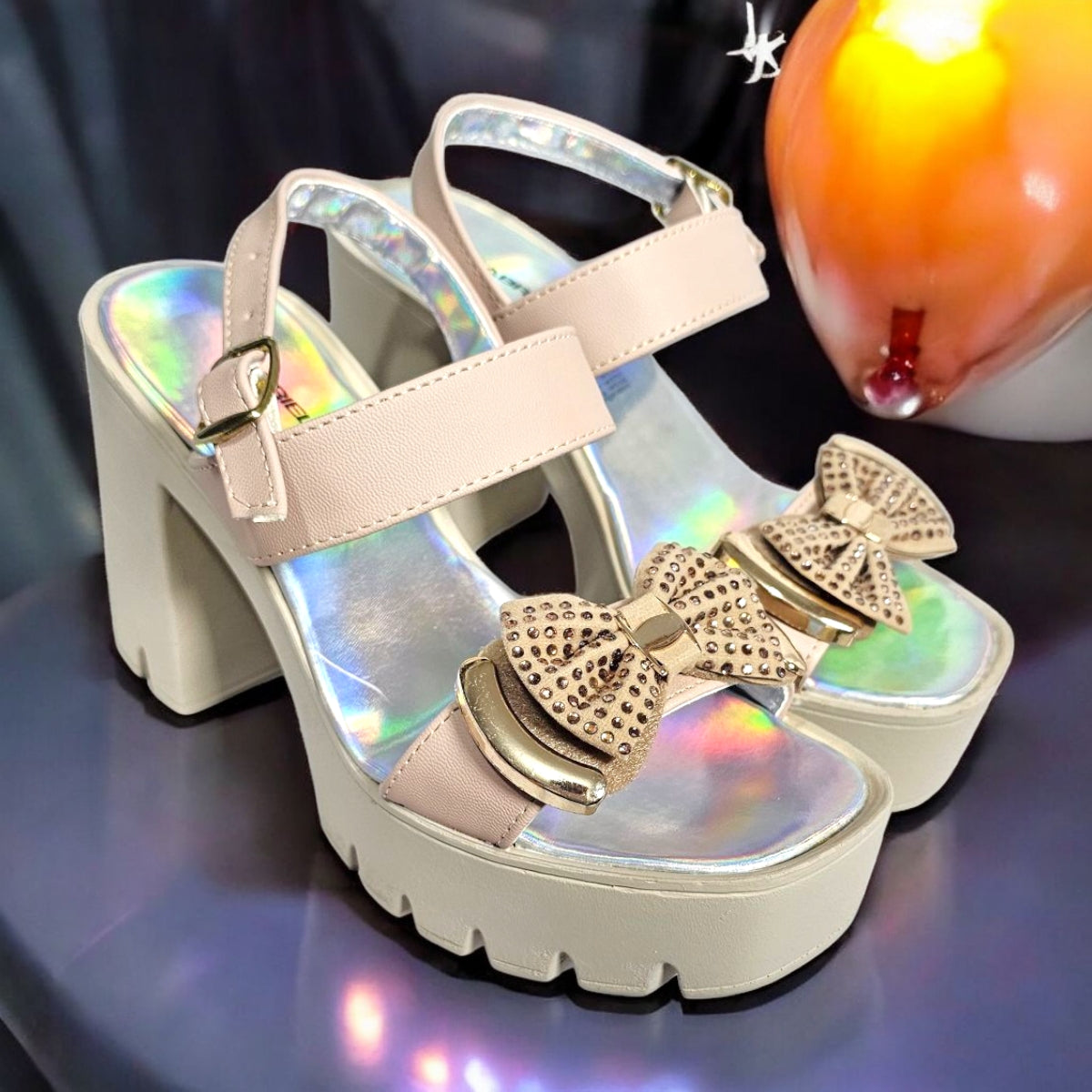 Zapatilla GABRIELA Estilo de Suela Grande y Decoración Fiesta Nocturna