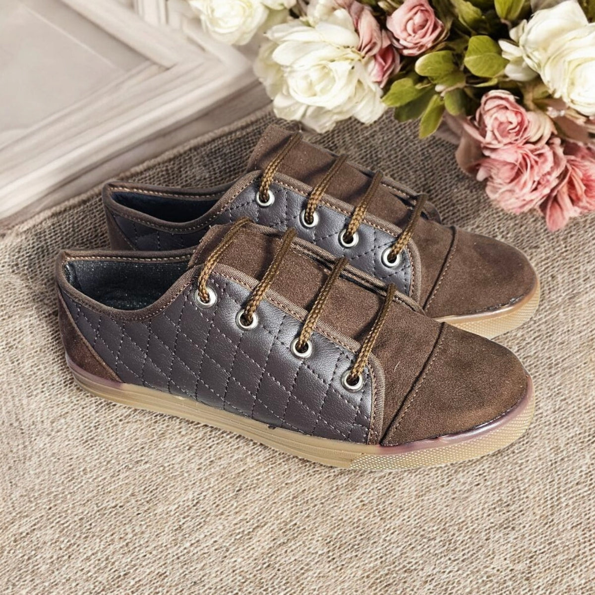 Tenis Mayela Casuales Color Cafe y Rombos para Dama