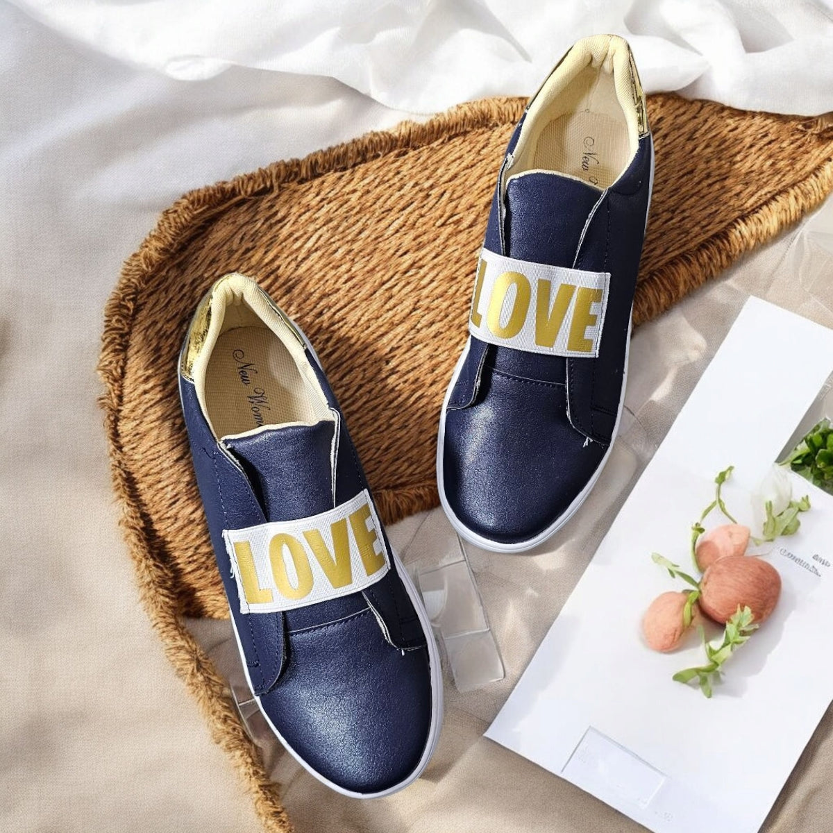Tenis NEW WOMAN 250 LOVE Slide in Casual y Plataforma
