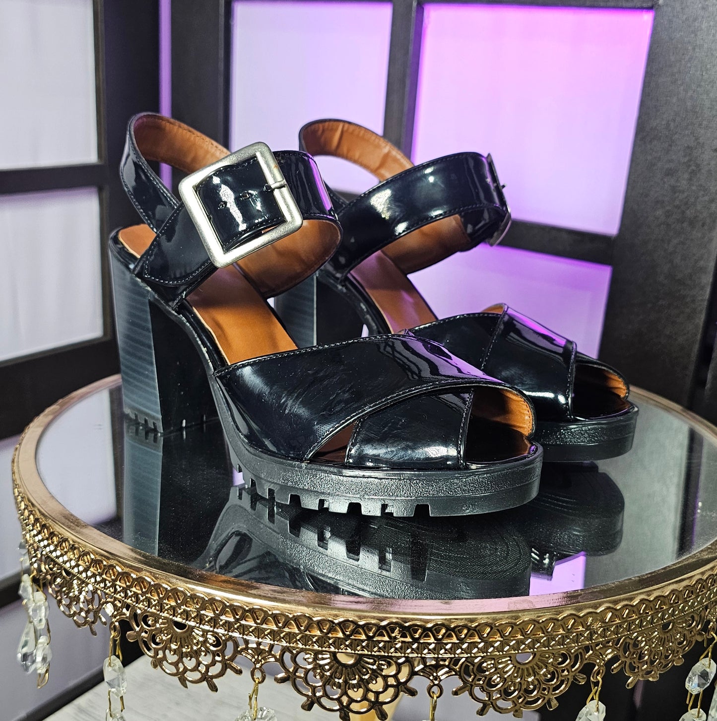 Zapatilla JJRZ Estilo Casual y Elegante Tacon con Suela Grande y Charol