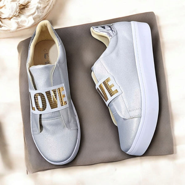 Tenis NEW WOMAN 250 LOVE Slide in Casual y Plataforma