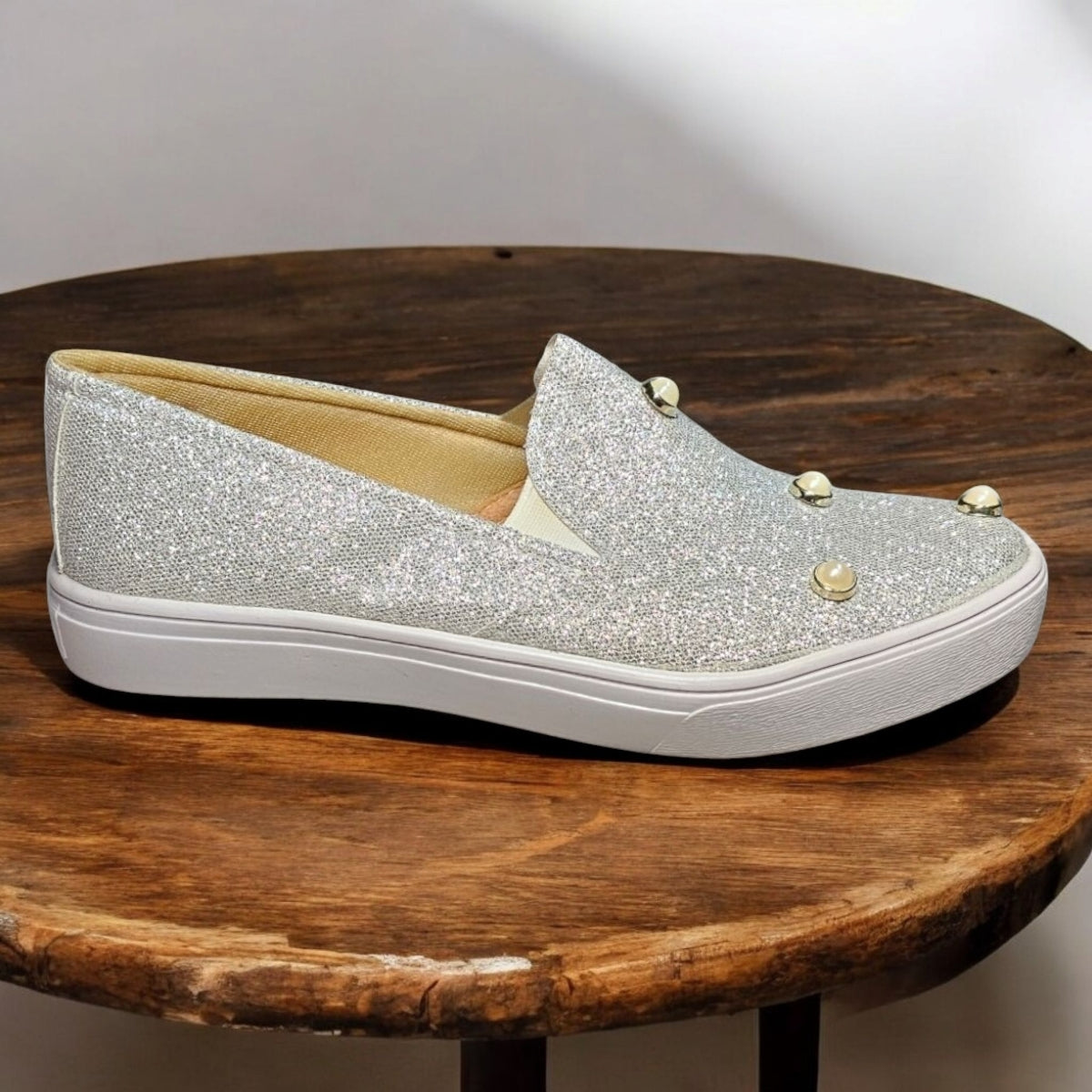 Tenis LULU con Perlas de Moda Urbana